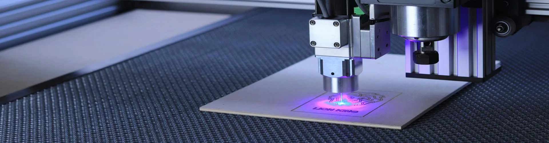 Susisiekite su mumis