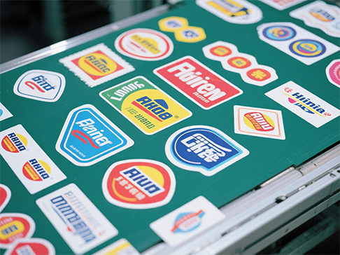 Kokį lazerinį valdiklį galima naudoti lipniam lazeriniam pjovimui