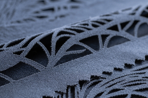 Audinių pjovimo lazeriu privalumai ir lazerinio valdymo sistemų svarba